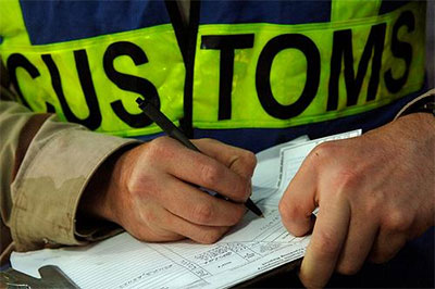 Customs and tariffs may be out of your control, but a good shipping provider can handle the chaos. 